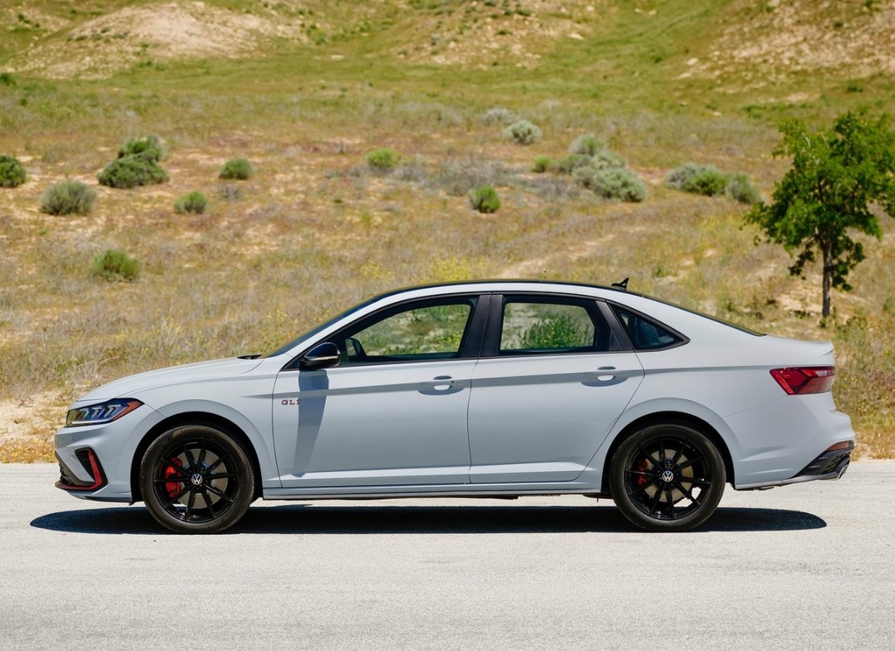 Volkswagen Jetta - Foto 5